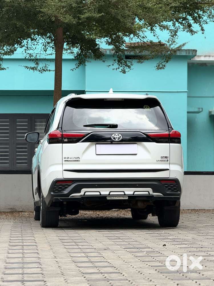 Toyota Innova Hycross 2.0 Zx (o) Hybrid 7 Str, 2024, Petrol