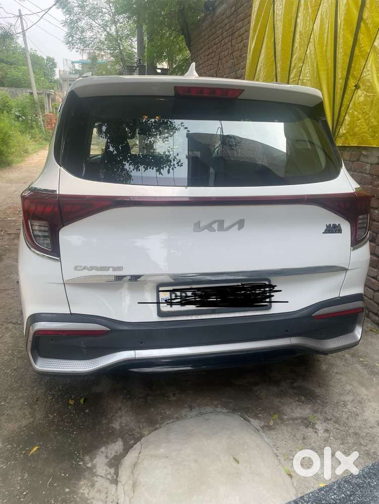 Kia Carens 2023 Petrol Well Maintained