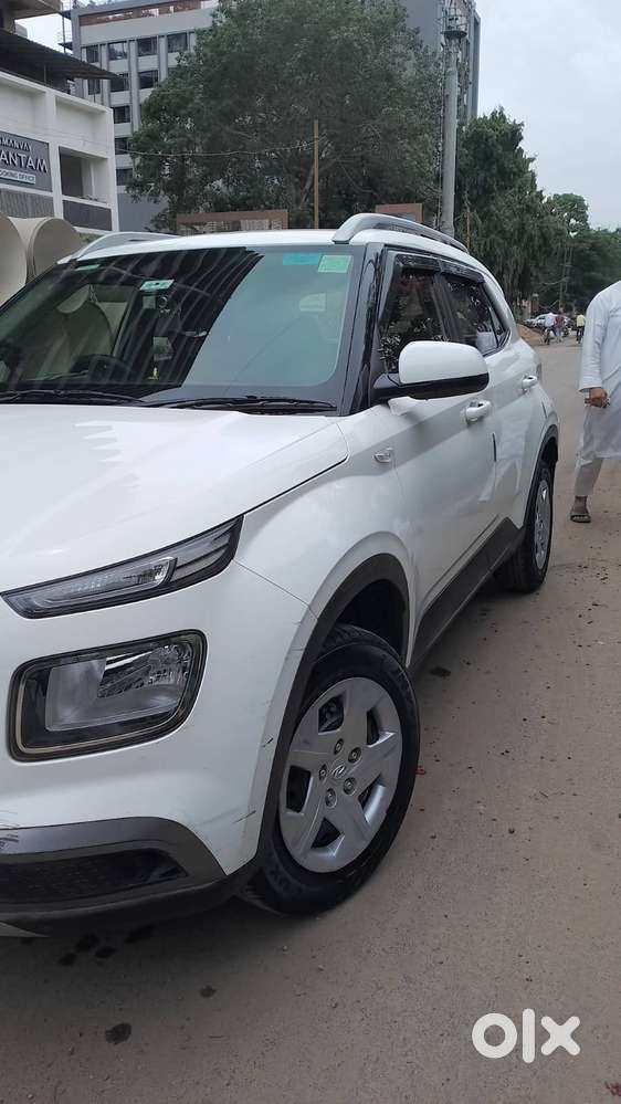 Parsi Owned, Single Hand 2021 Hyundai Venue