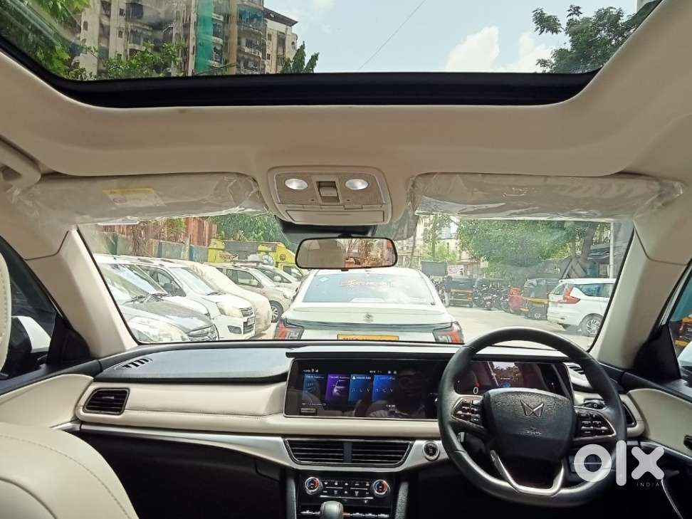Mahindra Xuv700 2.2 Ax 7 Diesel At Str, 2024, Diesel