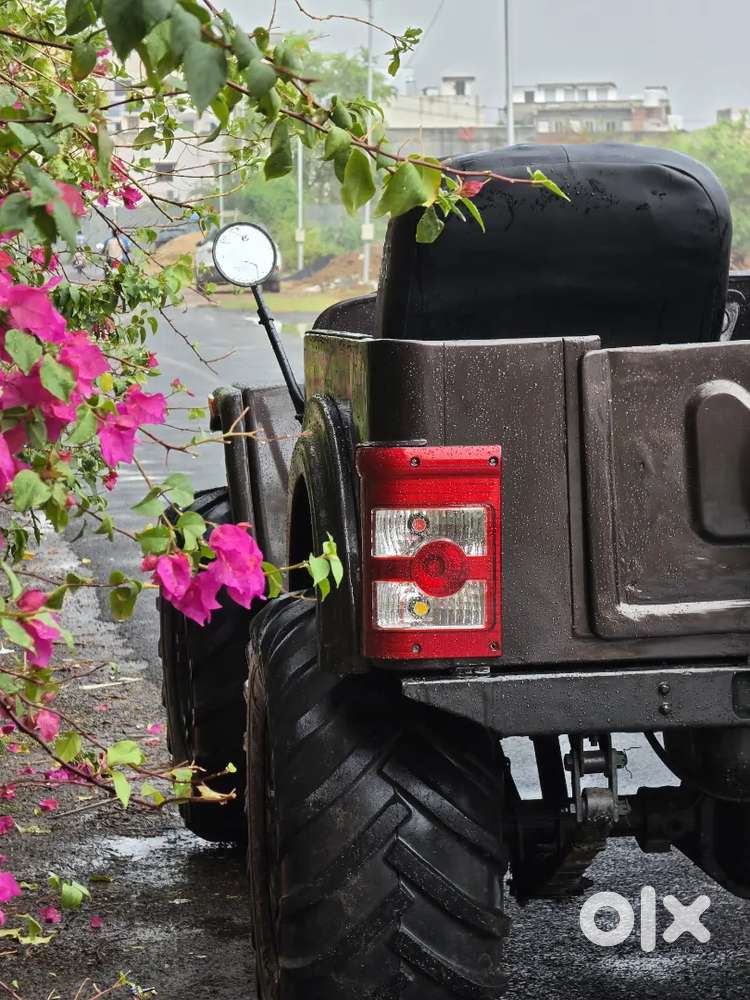 Mahindra Jeep Classic 1983