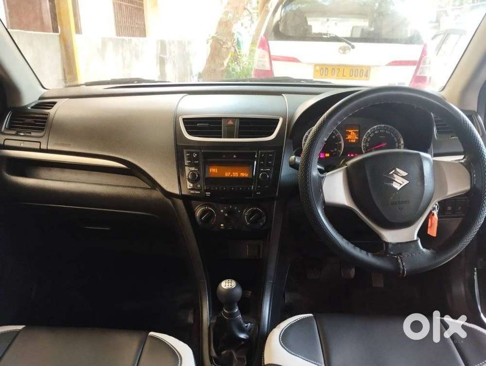 Maruti Suzuki Swift Vxi 1.2 Abs Bs-iv, 2018, Petrol