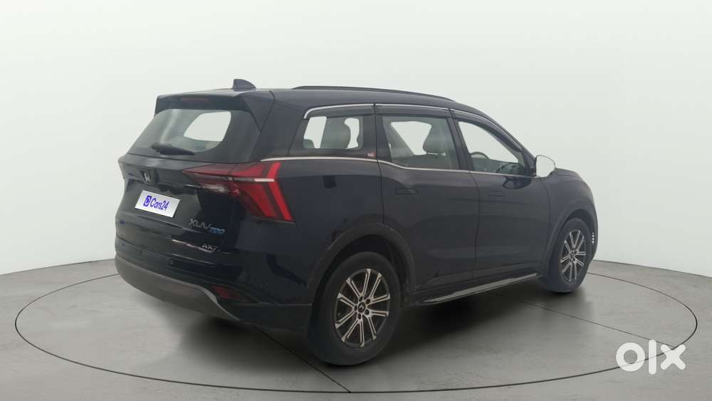 Mahindra Xuv700 2.0 Ax 7 Petrol Mt Str, 2024, Petrol