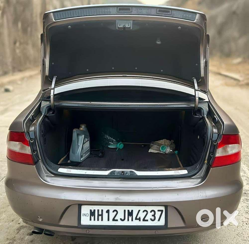 Skoda Superb 2012 Petrol