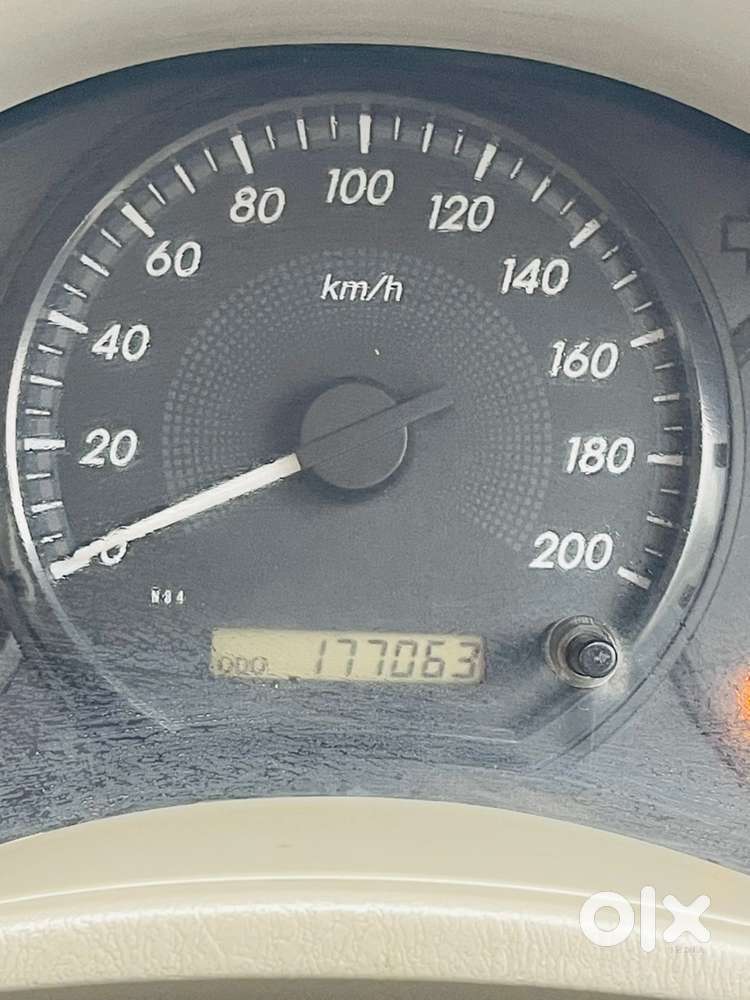 Toyota Innova 2013 Diesel 178000 Km Driven