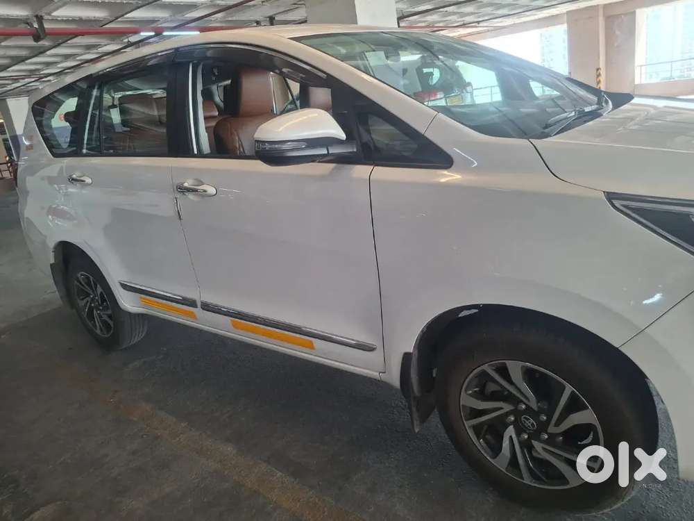 Toyota Innova Crysta 2.4 2024