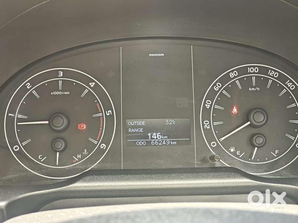 Toyota Innova Crysta 2.4 G Mt 8s, 2024, Diesel