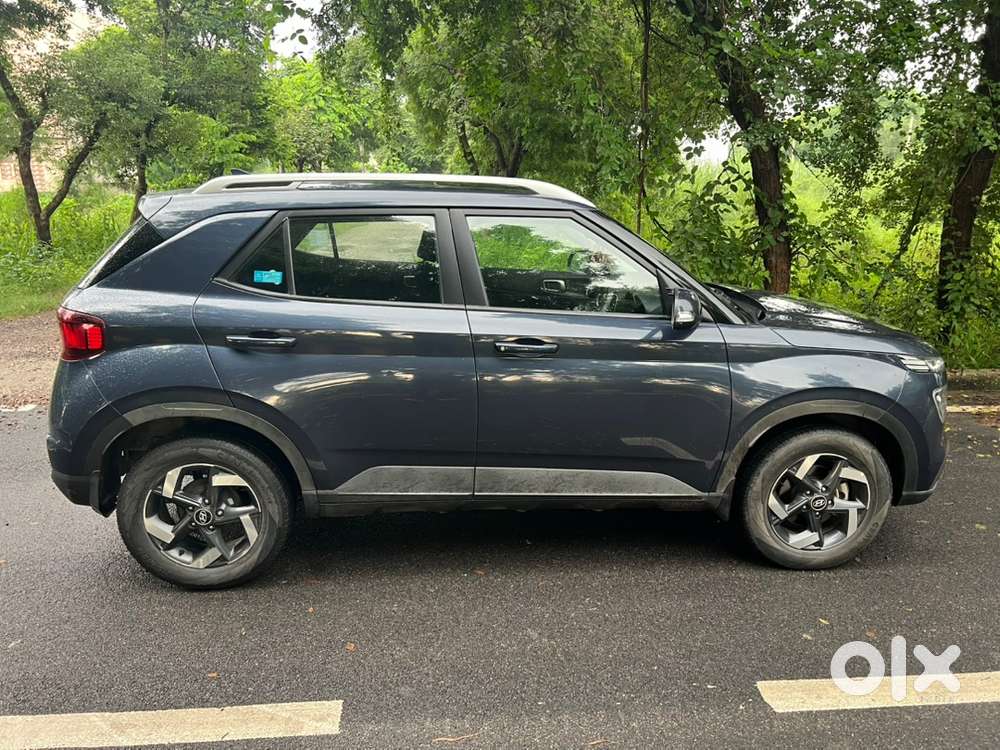 Hyundai Venue Petrol Manual 2019