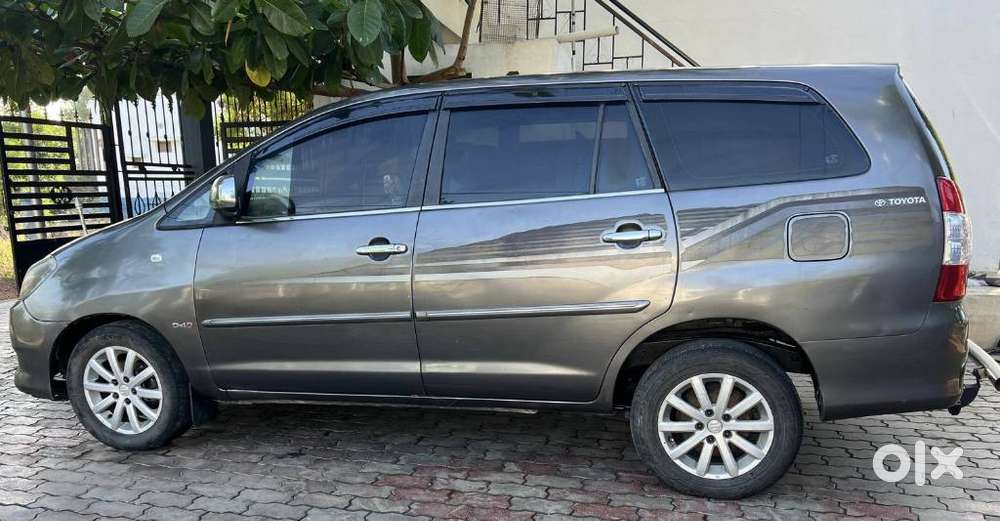 Toyota Innova 2.5 G (diesel) 8 Seater, 2010, Diesel