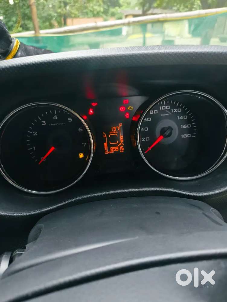 Mahindra Tuv 300 2016 Dual Tone