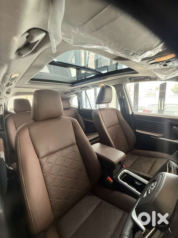 Toyota Innova Hycross 2.0 Zx Hybrid 7 Str, 2023, Cng & Hybrids