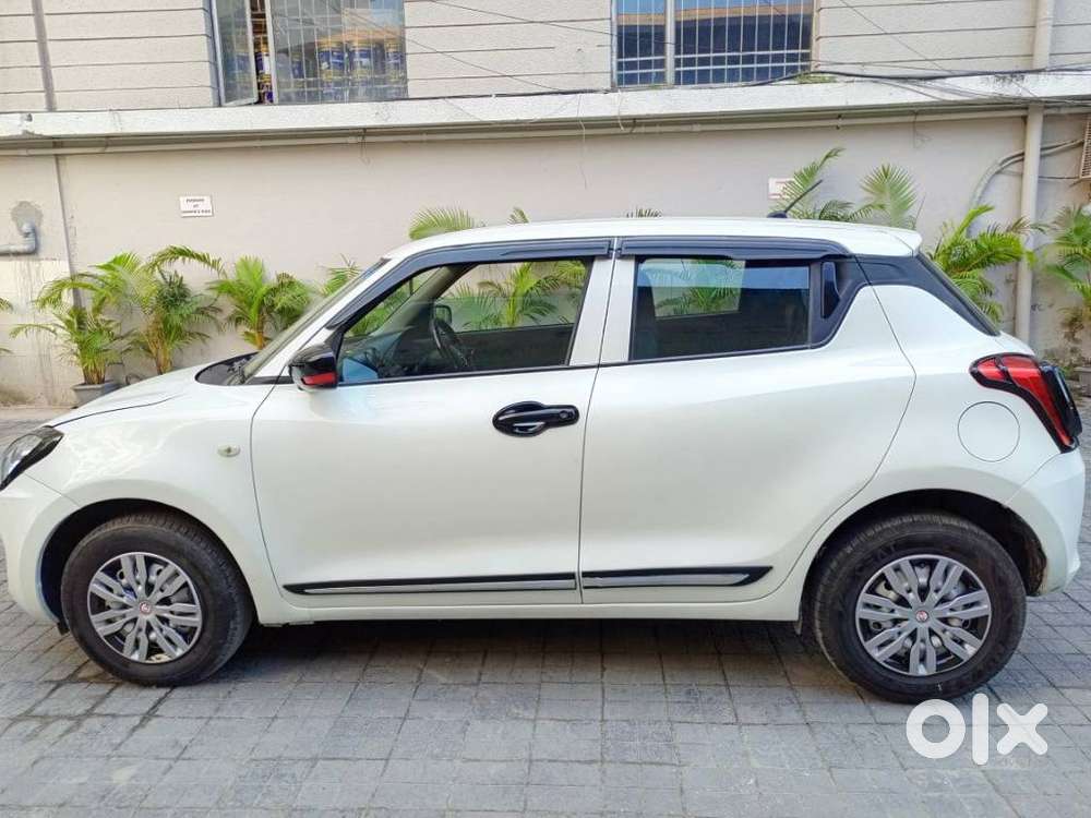 Maruti Suzuki Swift 1.2 Lxi (o), 2022, Petrol
