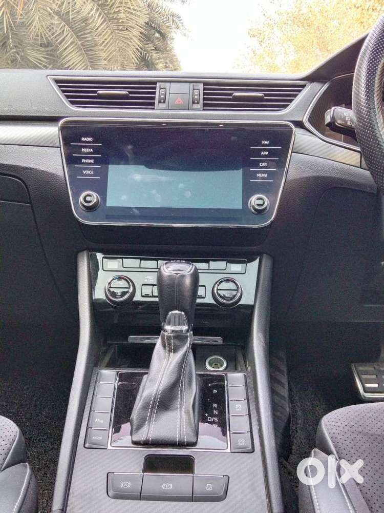 Skoda Superb 2.0 Sportline Tsi At, 2021, Petrol