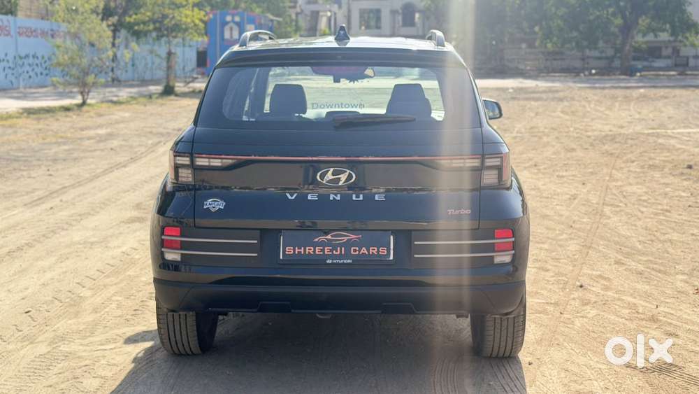 Hyundai Venue Sx(o) Knight Edition Dct, 2024, Petrol