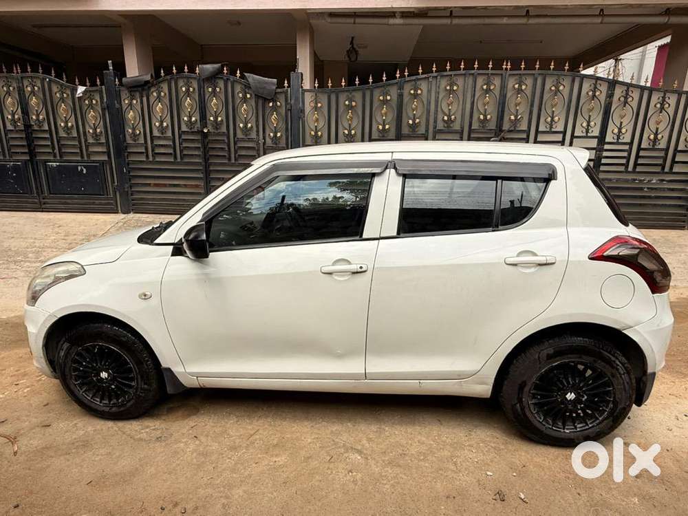 Maruti Suzuki Lxi 1.2(2011)
