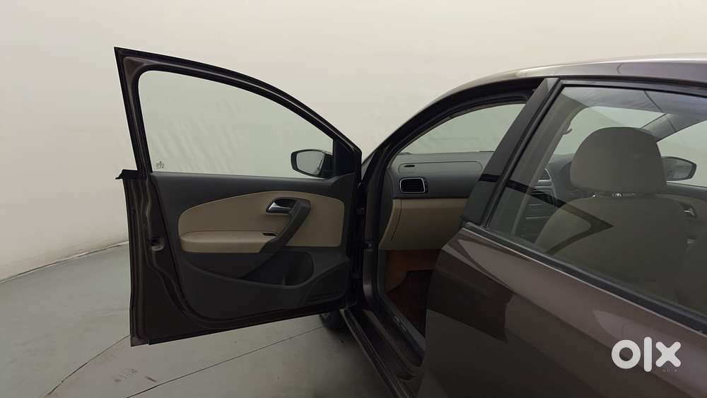 Volkswagen Vento 2010-2013 Petrol Highline, 2015, Petrol