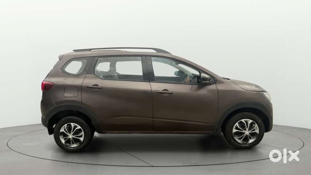 Renault Triber Rxt, 2022, Petrol