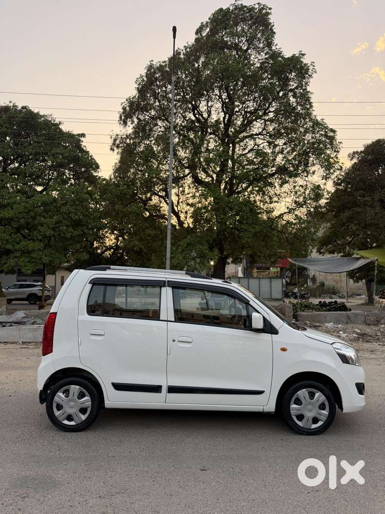 Maruti Suzuki Wagon R Vxi Amt Opt, 2016, Petrol