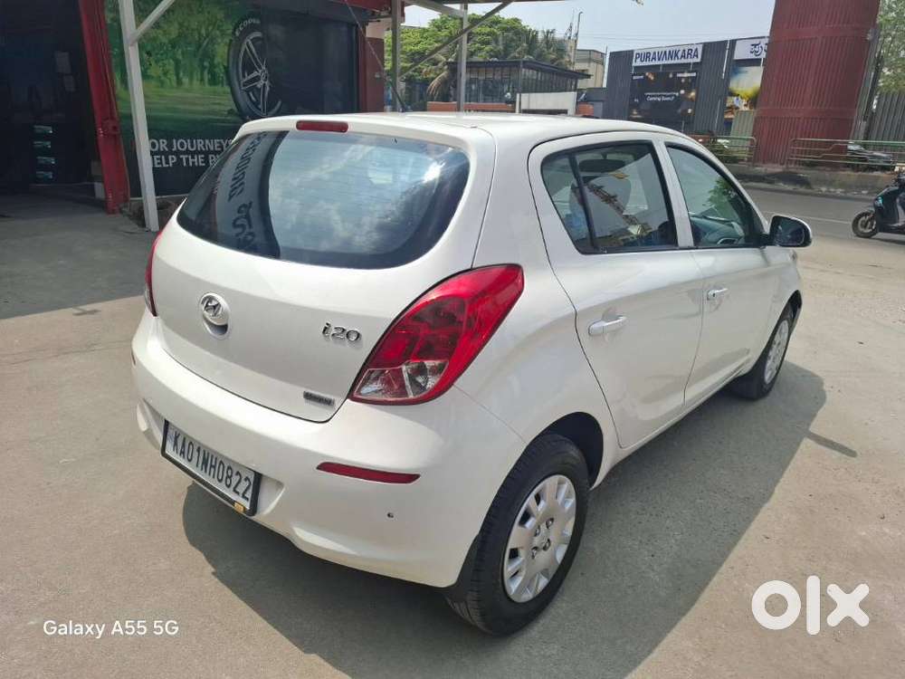 Hyundai I20 Magna 1.2 Mt, 2011, Petrol