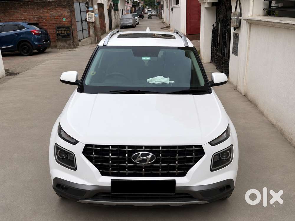 Hyundai Venue Diesel Well Maintained