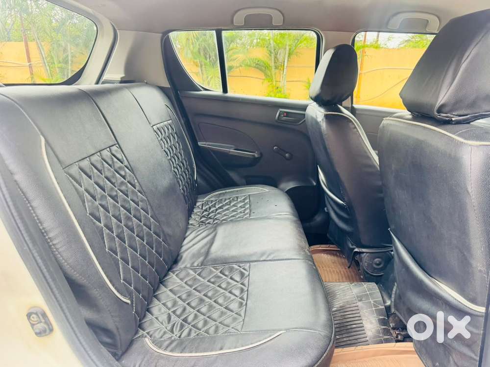 Maruti Suzuki Swift Lxi Bsiv, 2011, Petrol