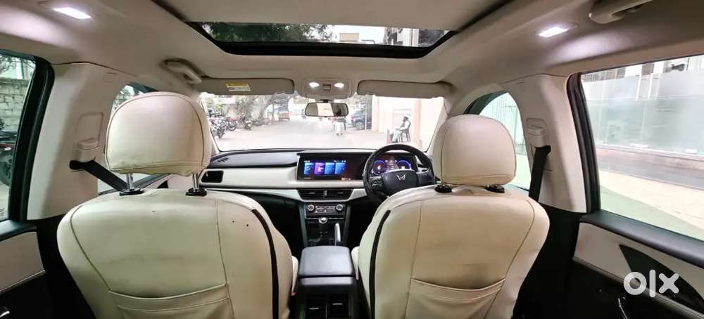 Mahindra Xuv700 Petrol 2022