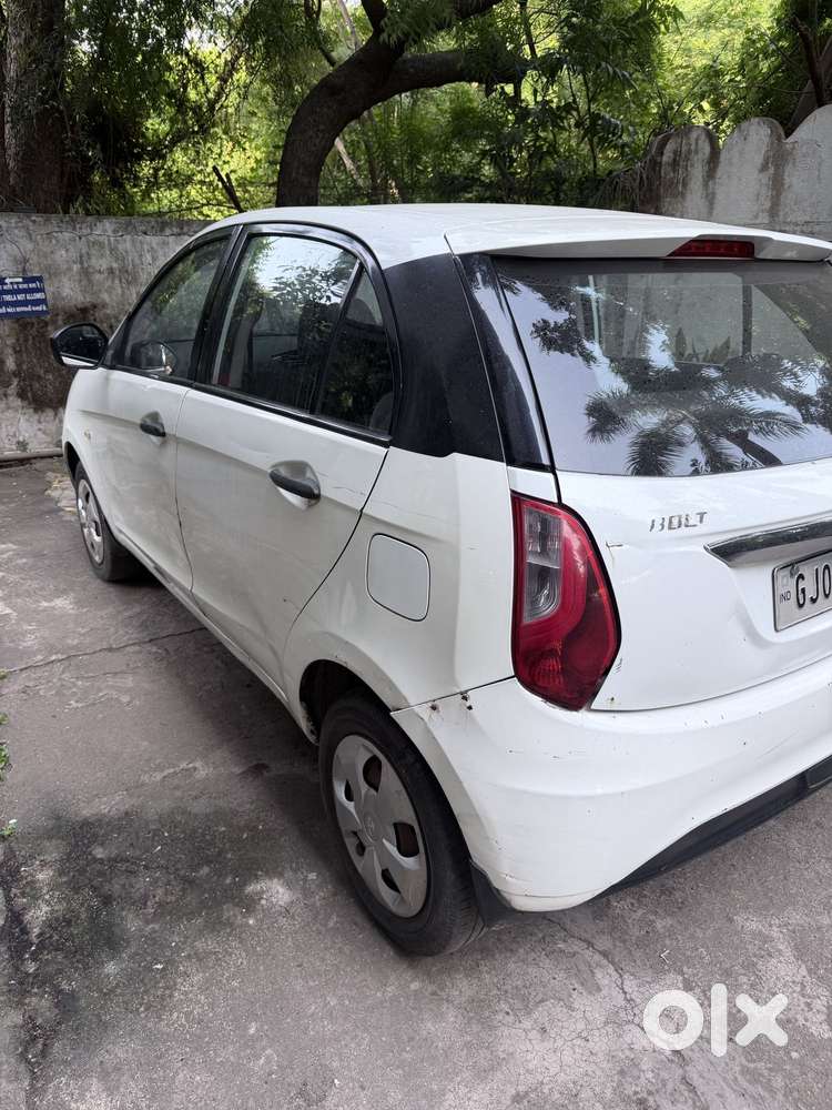 Tata Bolt Revotron Xe, 2015, Petrol