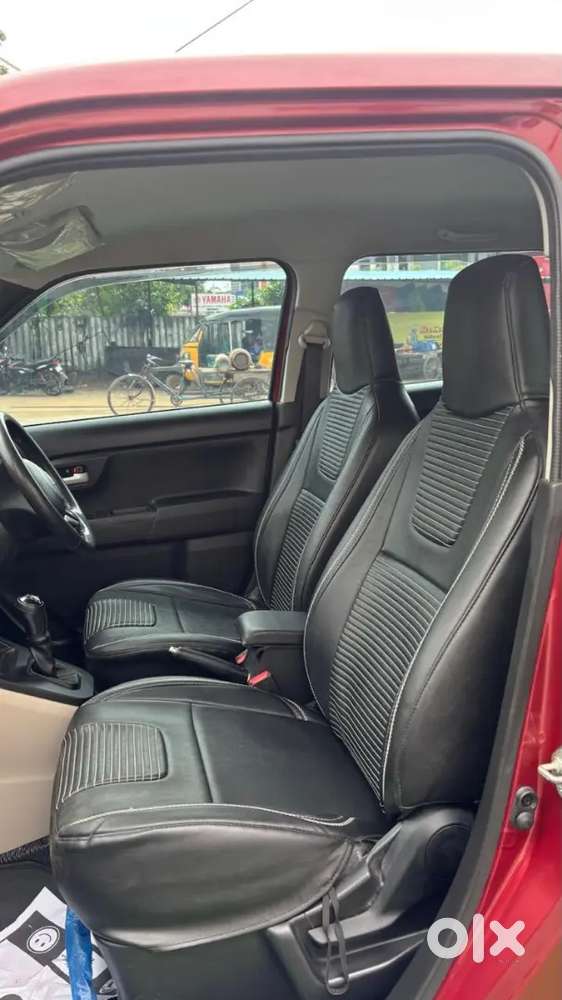 Good Condition Government Employee Car Pin To Pin Showroom Track
