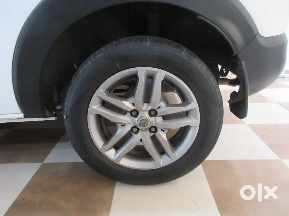 Renault Triber 2023 Petrol 43000 Km Driven Top Model