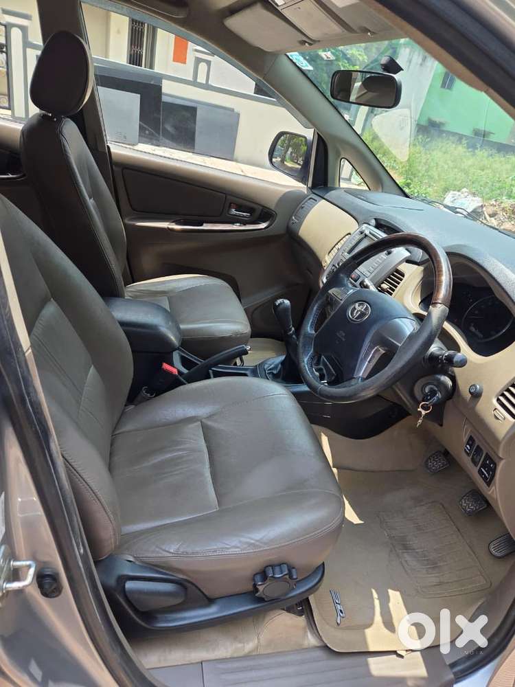 Toyota Innova 2.5 Z Diesel 7 Seater, 2015, Diesel
