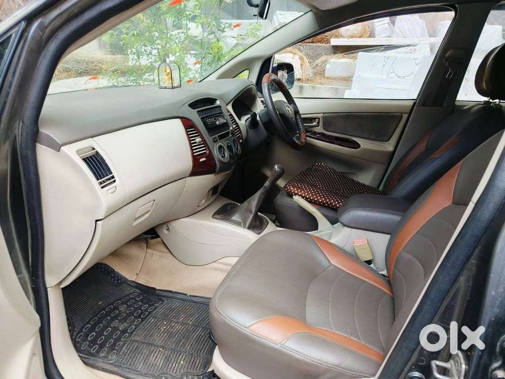 Toyota Innova 2.5 G (diesel) 8 Seater, 2010, Diesel