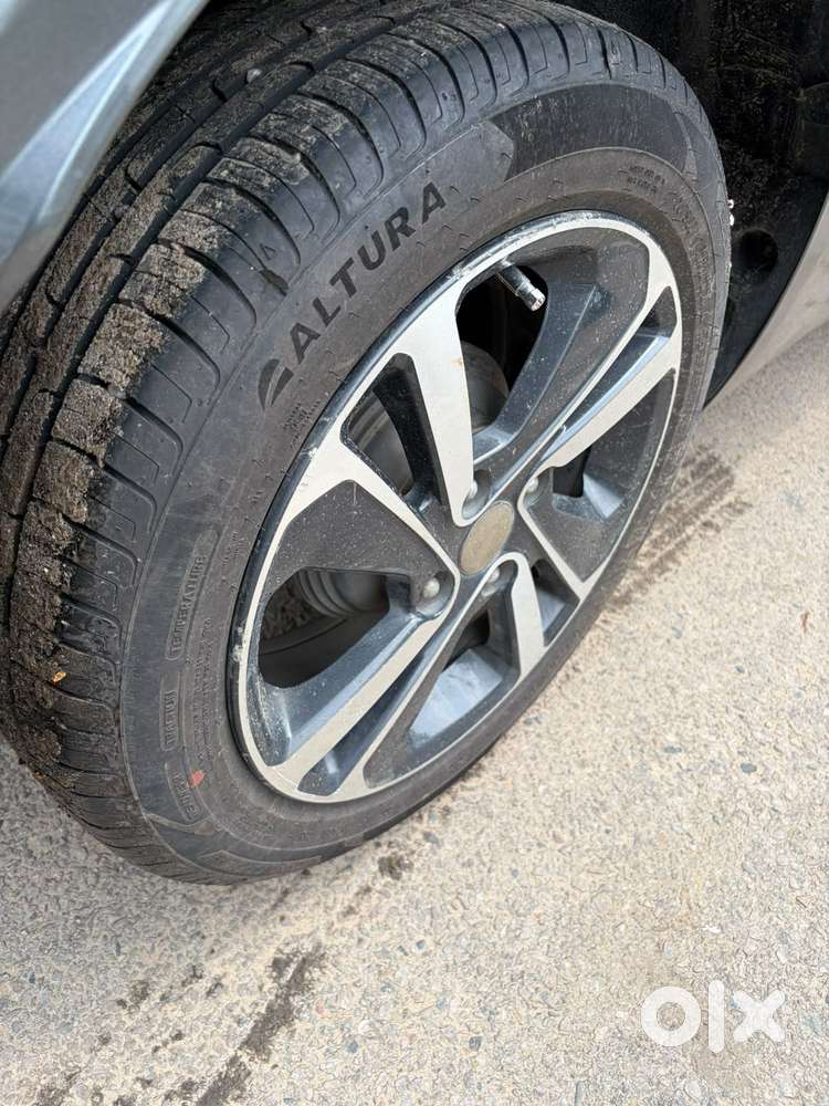 Tata Altroz Xz Plus (s), 2023, Petrol