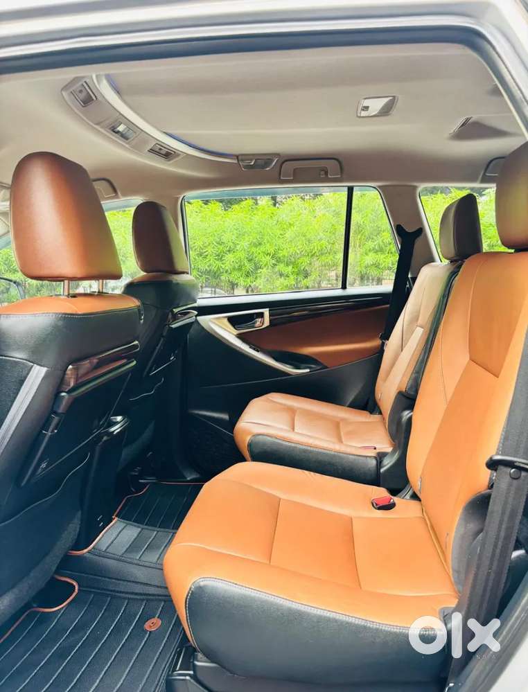 Toyota Innova Crysta 2.8 Zx At 7 Seater, 2017, Diesel