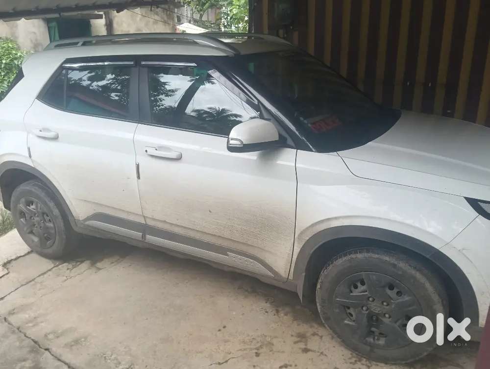 Urgent Selling Hyundai Venue 1.2 S 2024 Petrol