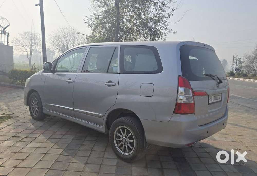 Toyota Innova 2.5 G (diesel) 8 Seater, 2015, Diesel