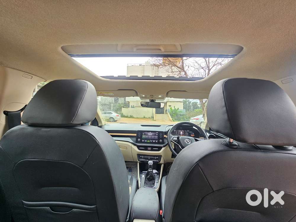 Skoda Slavia Style 1.0l Tsi Mt, 2022, Petrol