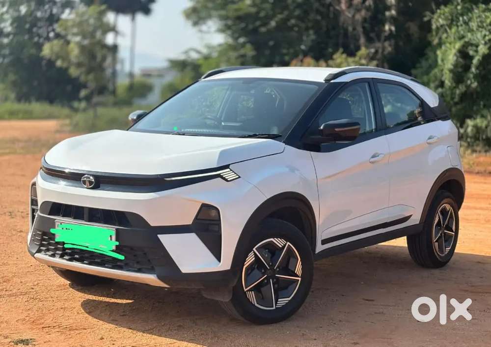 Tata Nexon 2025 Petrol