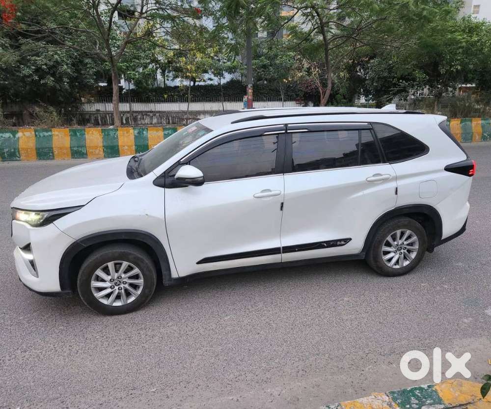 Toyota Innova Hycross 2.0 Vx Hybrid 7 Str, 2023, Petrol