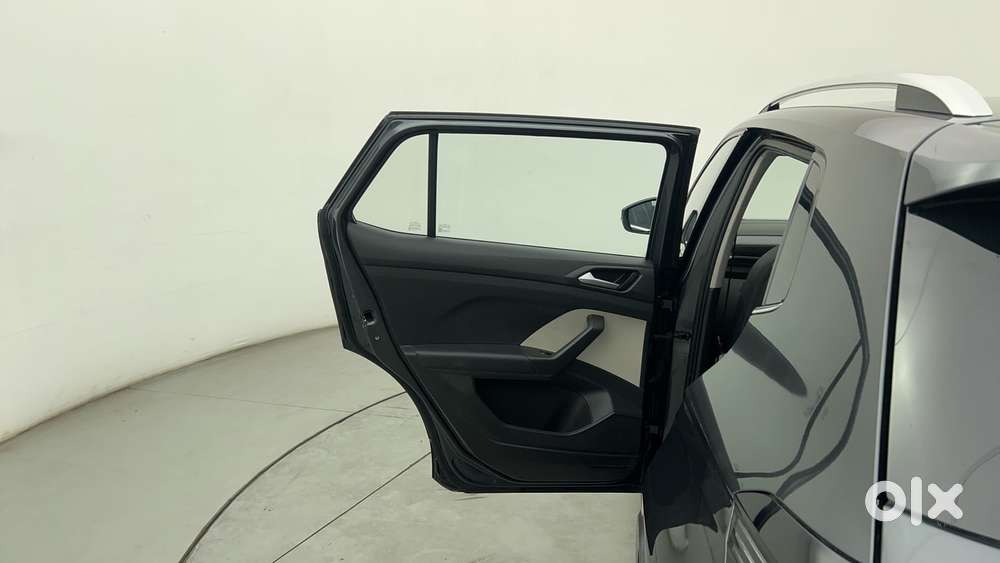 Volkswagen Taigun Topline 1.0 Tsi At (electric Seats), 2022, Petrol