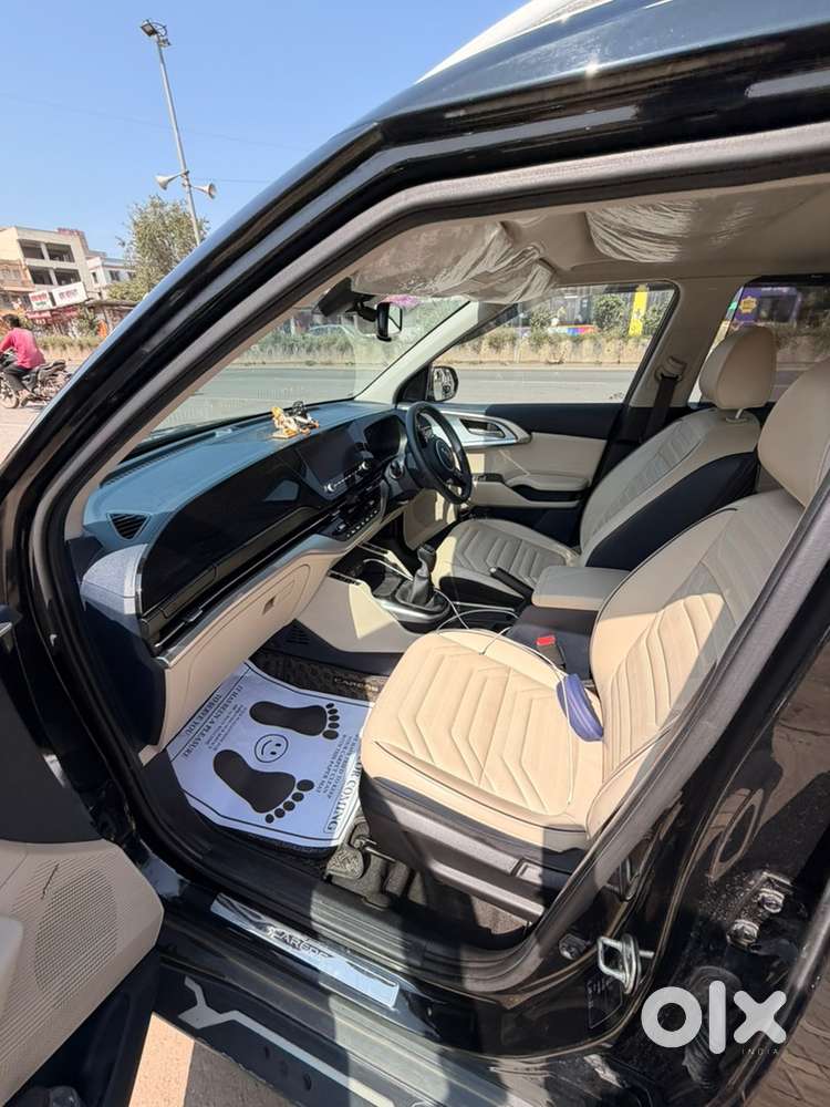 Kia Carens 2023 Model 7 Seater Imt