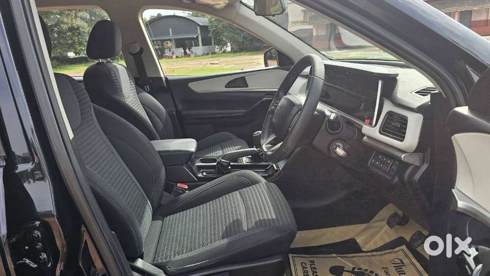 Mahindra Xuv700 2.2 Ax 5 Diesel Mt 7 Str, 2023, Diesel