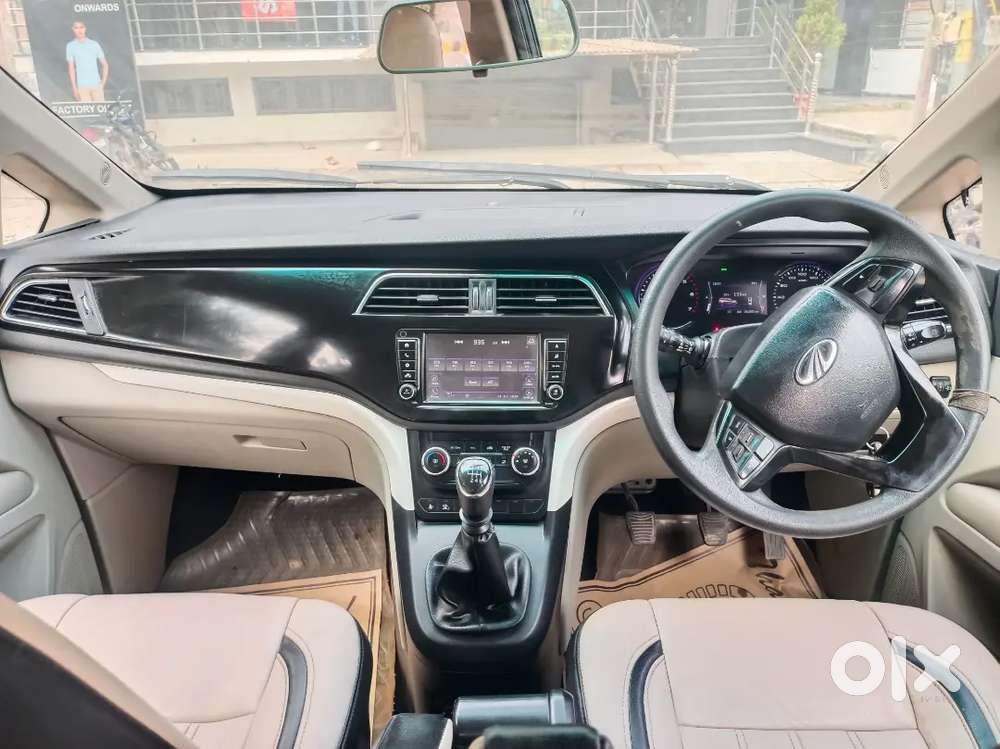 Mahindra Marazzo