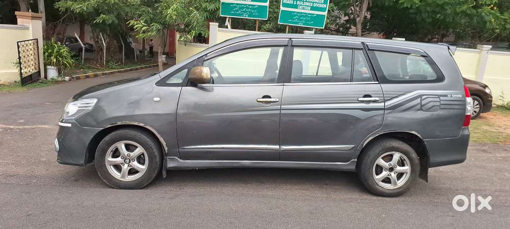 Toyota Innova 2.5 E Diesel Ps 7-seater, 2012, Diesel