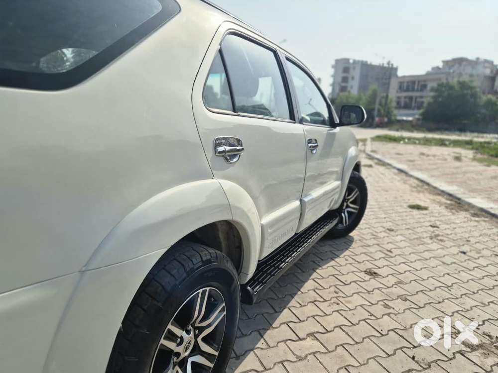 Toyota Fortuner 4x2 Manual, 2013, Diesel