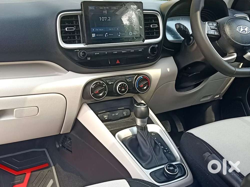 Hyundai Venue 1.0 S (o) Turbo Dct, 2025, Petrol