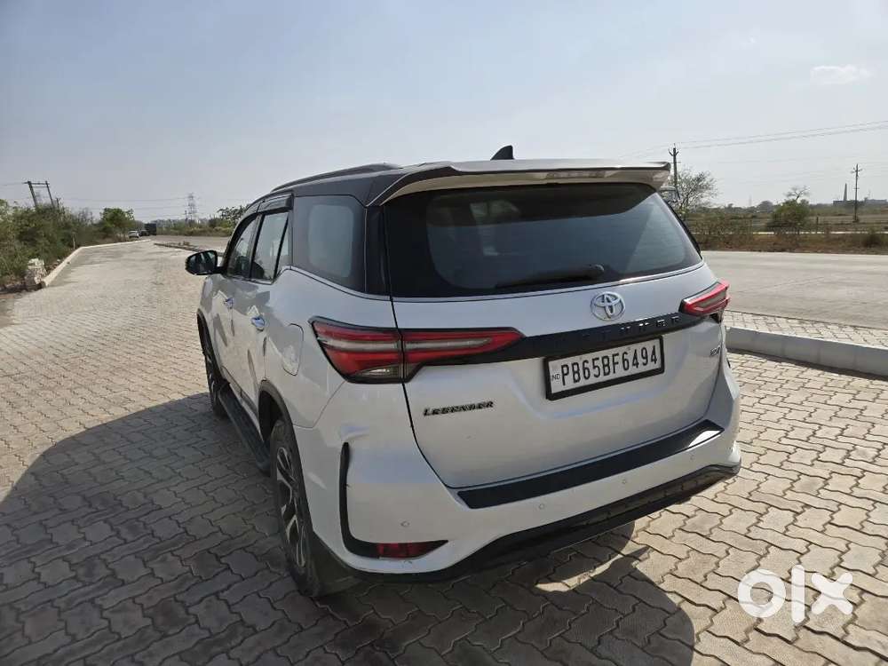 Toyota Fortuner Legender 4x4 At 2023