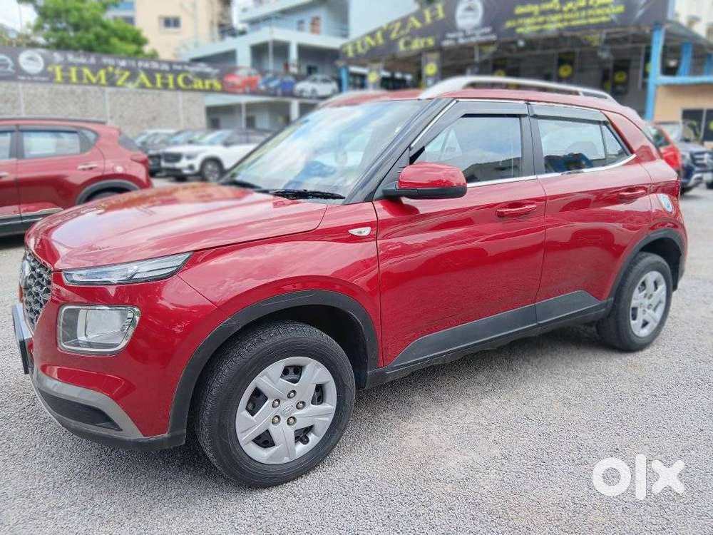 Hyundai Venue 1.2 S (o), 2022, Petrol