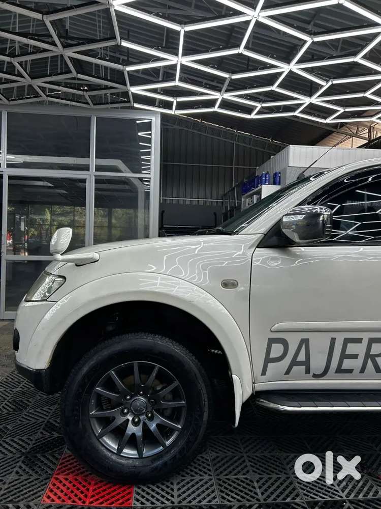 Mitsubishi Pajero Sport 2013 Diesel 100000 Km Driven