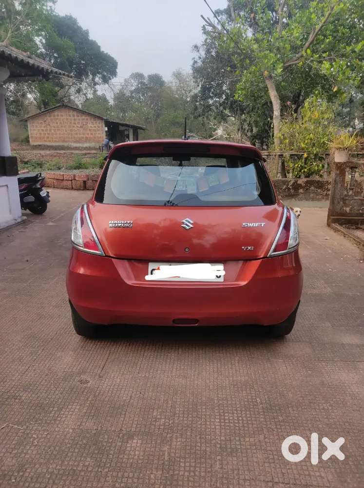 Well Maintained Swift With Alloy Wheels