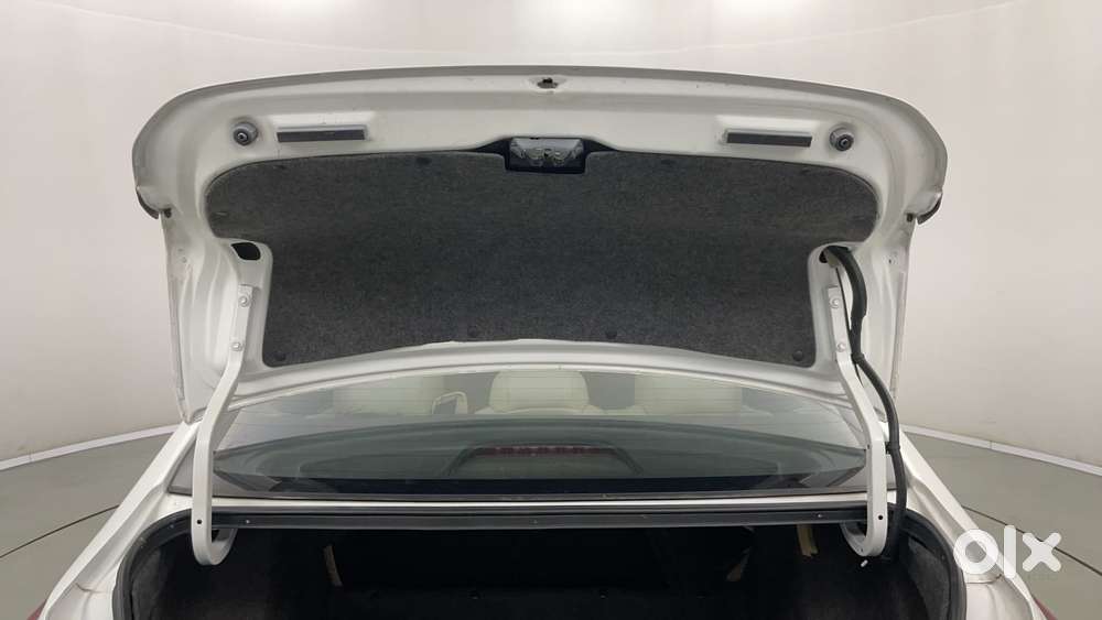 Honda City 1.5 V Mt, 2023, Petrol